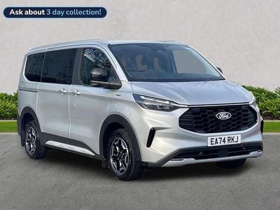 Usado Ford Tourneo Active 170 HP (125 kW) 2024 Prateado Monovolume