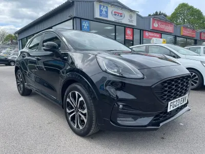 Käytetty Ford Puma ST-Line 125 HP (91 kW) 2023 Musta Katumaasturi