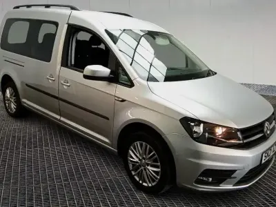 Usado VW Caddy Life 102 CV (75 kW) 2021 Plateado Monovolumen