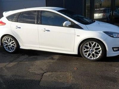 Used Ford Focus ST-Line 125 HP (91 kW) 2016 White Hatchback