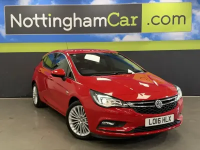 Used Vauxhall Astra Elite 150 HP (110 kW) 2016 Red Hatchback