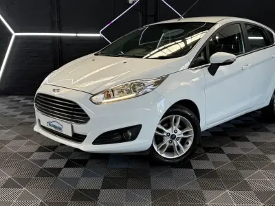 Używany Ford Fiesta Zetec 100 KM (73 kW) 2015 Biały Hatchback