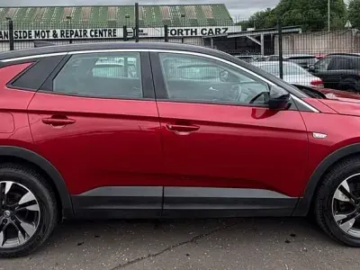 Used Vauxhall Grandland X Sport 130 HP (95 kW) 2019 Red SUV