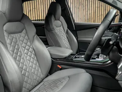 Usado Audi SQ7 Black Edition 507 HP (372 kW) 2023 Cinzento SUV