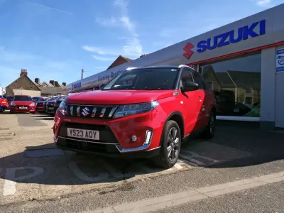 Used Suzuki Vitara SZ-T 116 HP (85 kW) 2023 Red/black two tone SUV