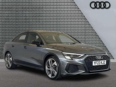 Begagnad Audi A3 Comfort 150 HK (110 kW) 2023 Grå Sedan