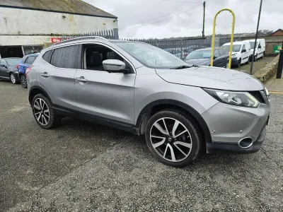 Used Nissan Qashqai Tekna 115 HP (84 kW) 2015 Silver SUV