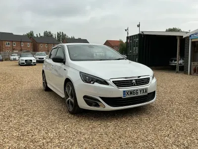 Used Peugeot 308 GT-line 120 HP (88 kW) 2016 White Hatchback