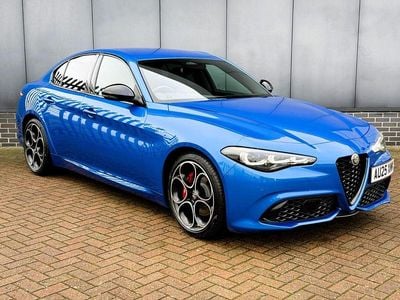 New Alfa Romeo Giulia Veloce 276 HP (202 kW) 2025 Blue Sedan