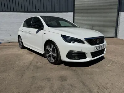 Używany Peugeot 308 GT-line 2018 Biały Hatchback
