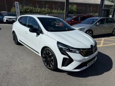 Used Renault Clio Techno 88 HP (64 kW) 2025 White Hatchback