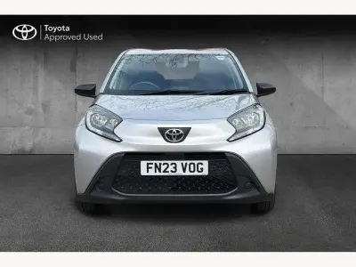 Used Toyota Aygo X PURE 72 HP (52 kW) 2023 Silver SUV