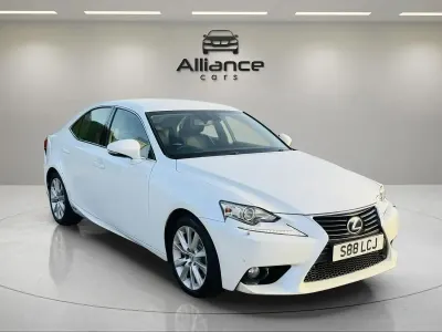 Used Lexus IS300h Luxury Line 223 HP (164 kW) 2013 White Sedan