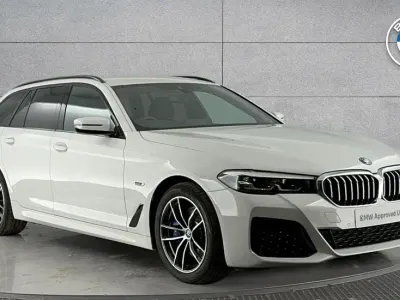 Begagnad BMW 530e M Sport 288 HK (211 kW) 2024 Vit Kombi