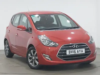 Used Hyundai ix20 SE 90 HP (66 kW) 2016 Red Hatchback