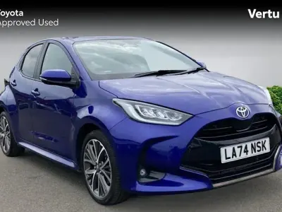 Usata Toyota Yaris Hybrid 116 CV (85 kW) 2024 Blu Utilitaria