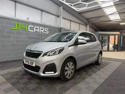 Usado Peugeot 108 Active 68 CV (50 kW) 2015 Plateado Utilitario