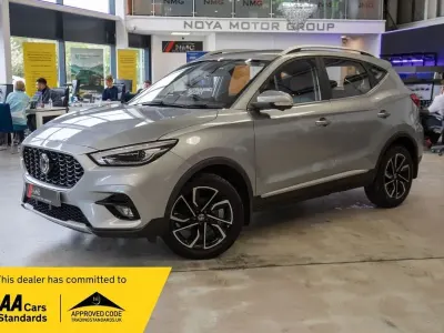 Usado MG ZS Exclusive 106 CV (77 kW) 2021 Plateado SUV