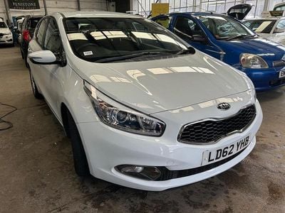 Used Kia Ceed 2012 White Hatchback