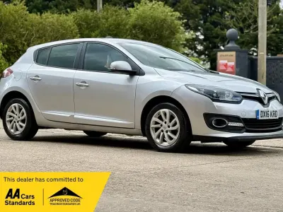 Usado Renault Mégane Expression+ 110 HP (80 kW) 2016 Prateado Citadino