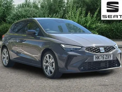 Usado Seat Ibiza FR First Edition 115 HP (84 kW) 2026 Cinzento Citadino