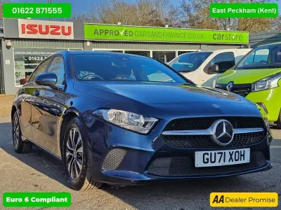 Begagnad Mercedes A180 SE 136 HK (100 kW) 2021 Blå Halvkombi