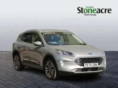 Usado Ford Kuga Titanium 120 CV (88 kW) 2020 Plateado SUV