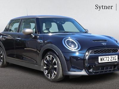 Begagnad Mini Cooper S Exclusive 176 HK (129 kW) 2023 Svart Halvkombi