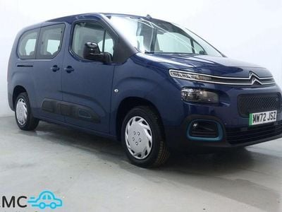 Usado Citroën e-Berlingo Feel 100 kW (136 HP) 2022 Azul Monovolume