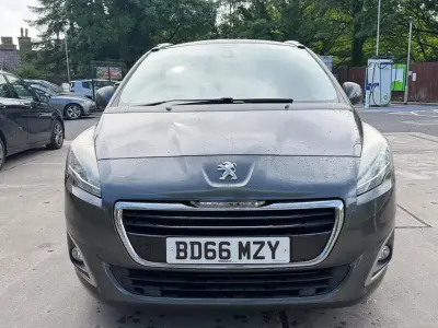 Used Peugeot 5008 Allure 120 HP (88 kW) 2016 Estate