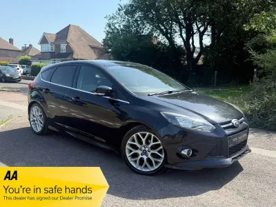 Used Ford Focus Zetec 125 HP (91 kW) 2014 Black Hatchback