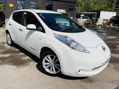 Begagnad Nissan Leaf Acenta 80 kW (109 HK) 2017 Vit Halvkombi