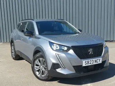 Gebraucht Peugeot 2008 Active+ 101 PS (74 kW) 2023 Grau SUV