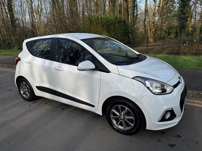 Used Hyundai i10 Premium 67 HP (49 kW) 2014 White Hatchback