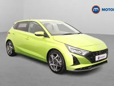 Used Hyundai i20 Premium 101 HP (74 kW) 2025 Green Hatchback