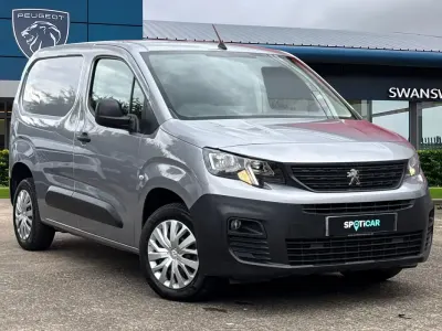 Used Peugeot Partner S 100 HP (73 kW) 2021 Grey MPV
