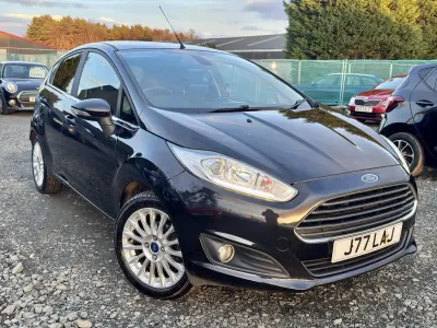 Second-hand Ford Fiesta Titanium 2014 Negru Hatchback