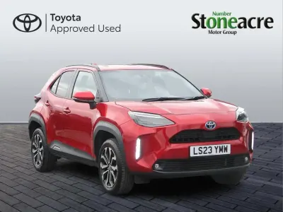 Used Toyota Yaris Cross Design 113 HP (83 kW) 2023 Red SUV
