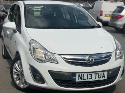 Used Vauxhall Corsa 100 HP (73 kW) 2013 White Hatchback