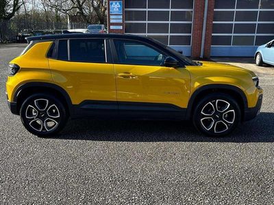 Used Jeep Avenger Summit 100 HP (73 kW) 2025 Yellow SUV