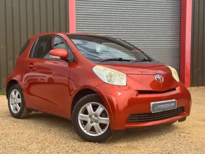 Used Toyota iQ 68 HP (50 kW) 2011 Red Hatchback