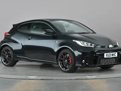 Usado Toyota Yaris 272 HP (200 kW) 2021 Preto Citadino