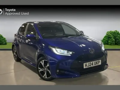 Used Toyota Yaris Design 116 HP (85 kW) 2024 Blue Hatchback