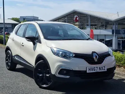 Used Renault Captur Dynamique 90 HP (66 kW) 2018 Cream SUV