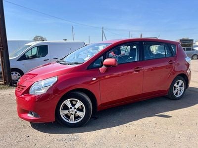 Used Toyota Verso 2010 Red MPV