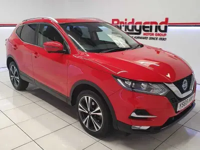 Used Nissan Qashqai N-Connecta 115 HP (84 kW) 2019 Red SUV