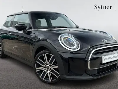 Usado Mini Cooper Exclusive 134 HP (98 kW) 2023 Preto Citadino