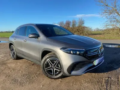 Usado Mercedes EQA300 AMG line 167 kW (228 CV) 2024 Gris SUV