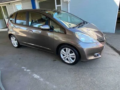 Begagnad Honda Jazz EX 99 HK (72 kW) 2013 Brun Halvkombi