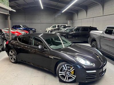 Black Used 2014 Porsche Panamera Hatchback | £19,900 (Fair price)